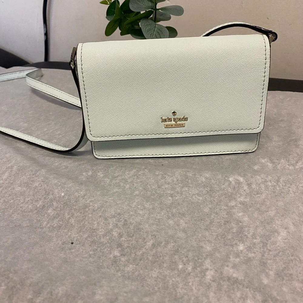 Kate Spade mini crossbody bag EUC🩵 - Picture 11 of 15
